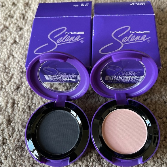 Mac Cosmetics Selena Eyeshadows - Picture 2 of 3